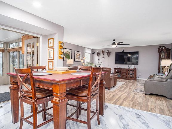 5th image of 2985 Golden Oak Dr