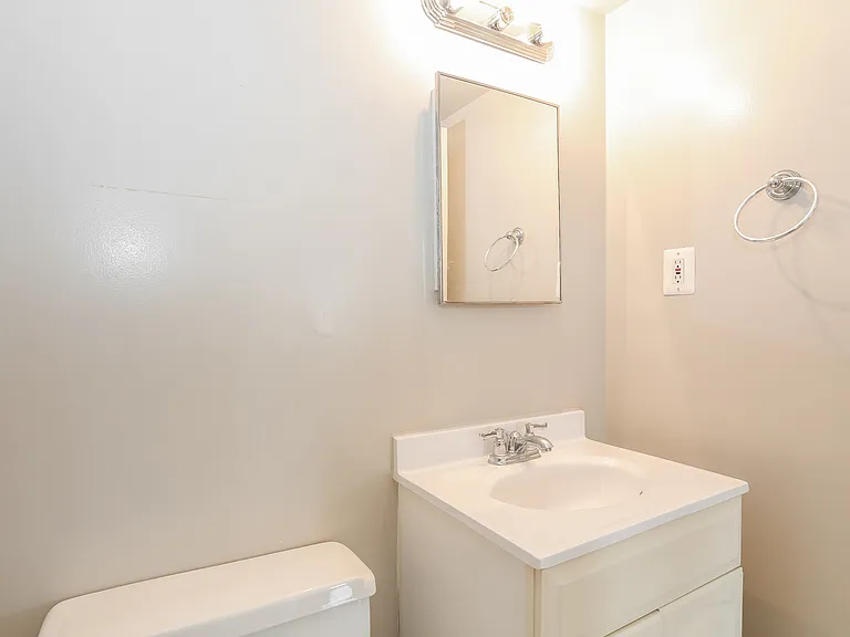 1910 T St NW #24 — Photo 12