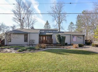 9938 Kress Rd, Pinckney, MI 48169