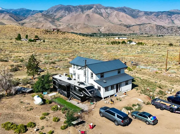 566 Camp Antelope Rd, Coleville, CA 96107