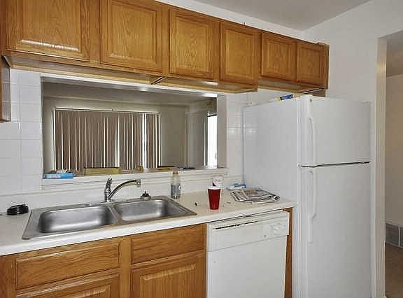 5th image of 1170 N Sterling Ave APT 114