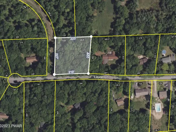 11 Laurel Ln, East Stroudsburg, PA 18301