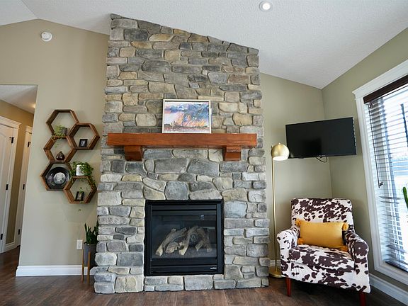 5th image of 10501 Township Road 590