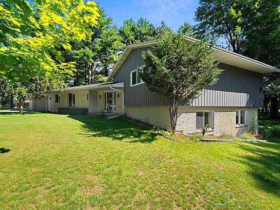 4th image of 540 Jackson Ct