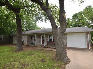 1530 Groesbeck St, Stephenville, TX 76401