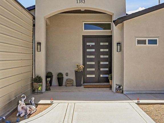 3rd image of 1352 Mojave Desert Dr