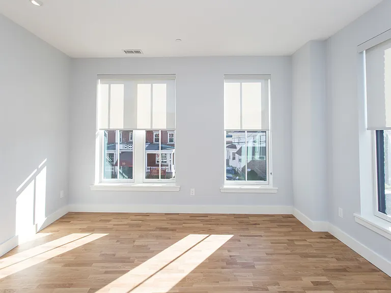 13 W Central St #3 — Photo 7