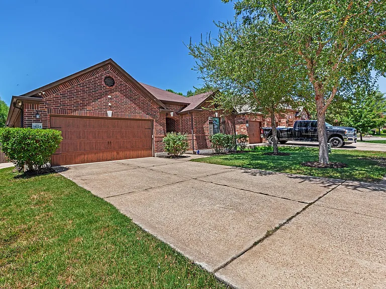 14224 Lake Victor Dr — Photo 6