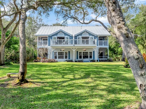 925 Indian River Dr, Sebastian, FL 32958