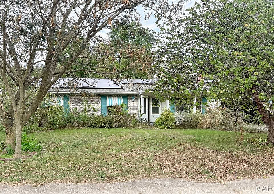 1st image of 6 Hanson Dr