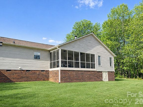 3rd image of 411 27th Avenue Cir NW