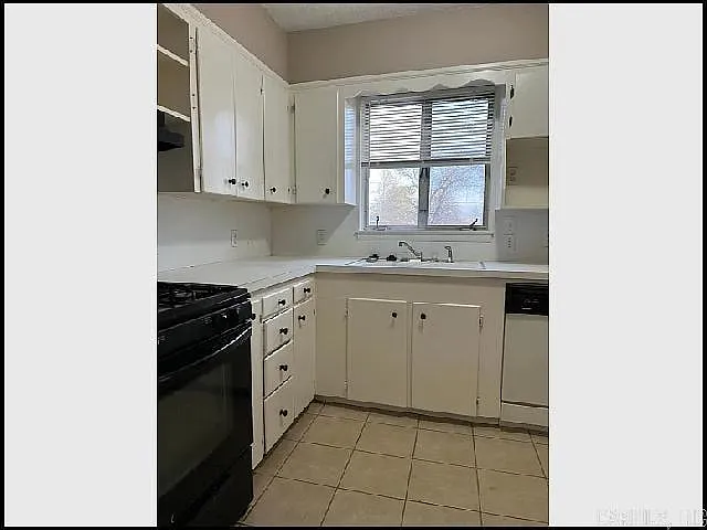 40 Barbara Dr — Photo 7