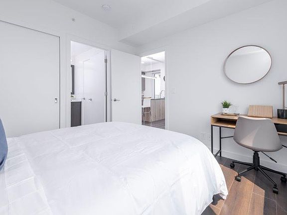 5th image of 510 12th Ave SW #1811