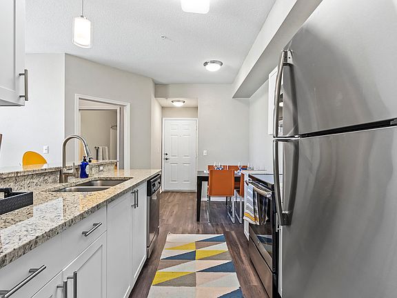 5th image of 300 Heartland Blvd #811