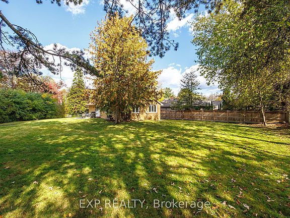 2nd image of 5 Tadcaster Pl
