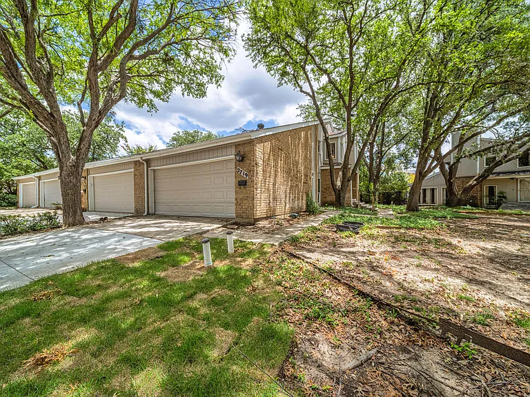 2719 Creek Wood Ct — Photo 18