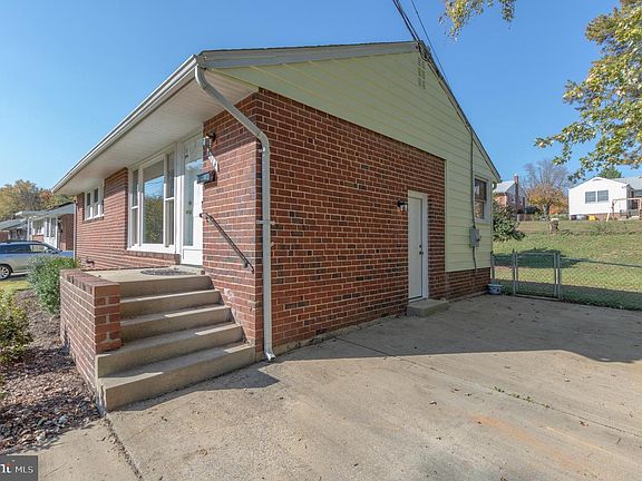 3rd image of 8114 Carrollton Pkwy