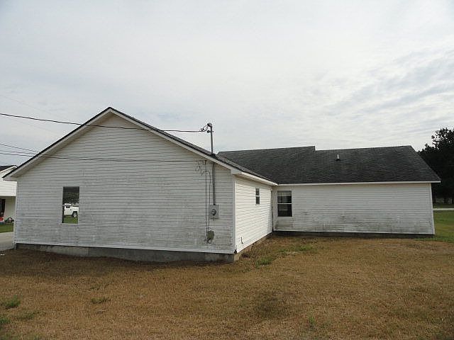 2nd image of 204 Knowles Rd