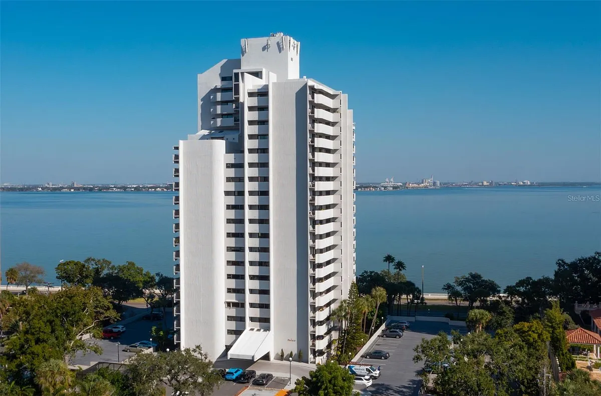 Building Photo - 4141 Bayshore Blvd #12.1