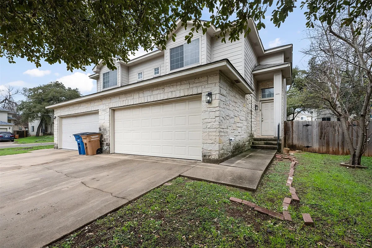 Building Photo - 1720 Constantino Cir #B