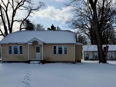 211 W Main St, Medaryville, IN, 47957
