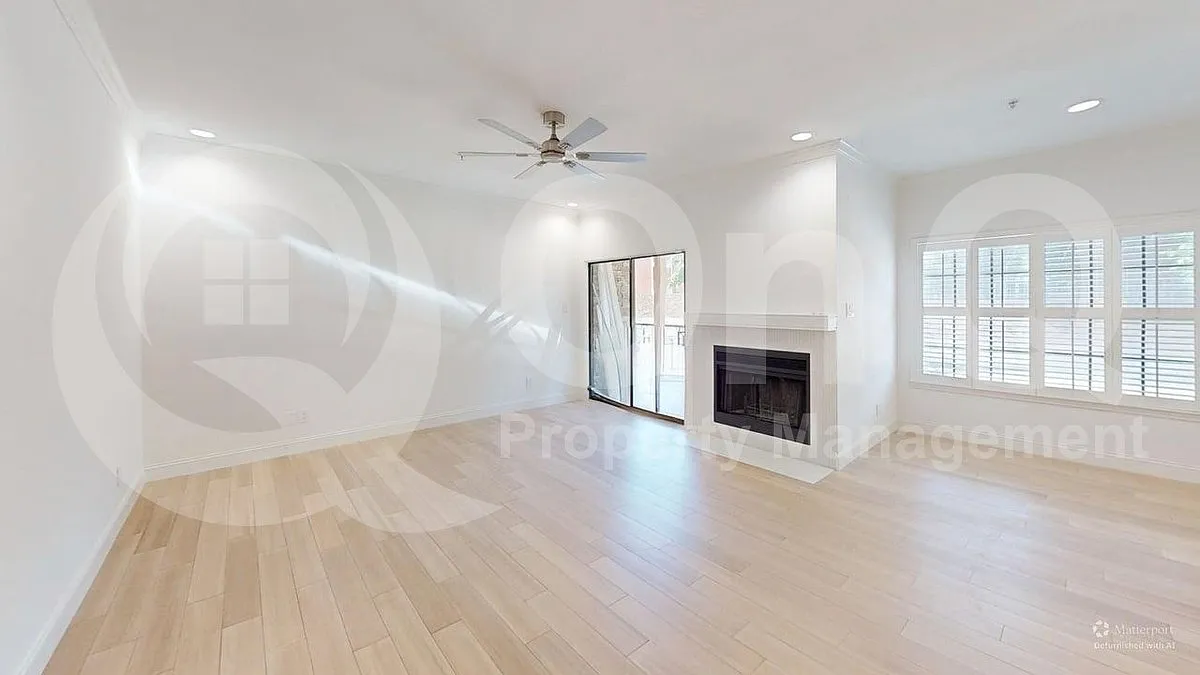Building Photo - 6000 Auburndale Ave #B