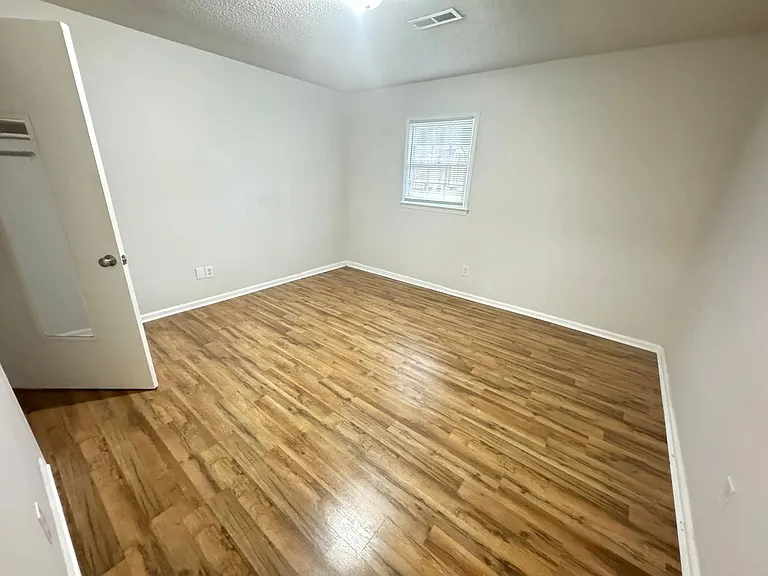 400 Stockton St — Photo 10