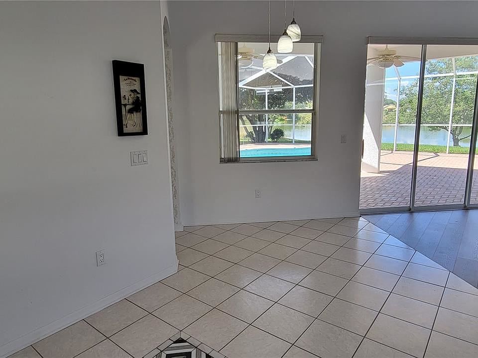 1st image of 3941R Roswell Pl