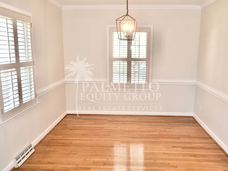 102 Forestdale Dr — Photo 3