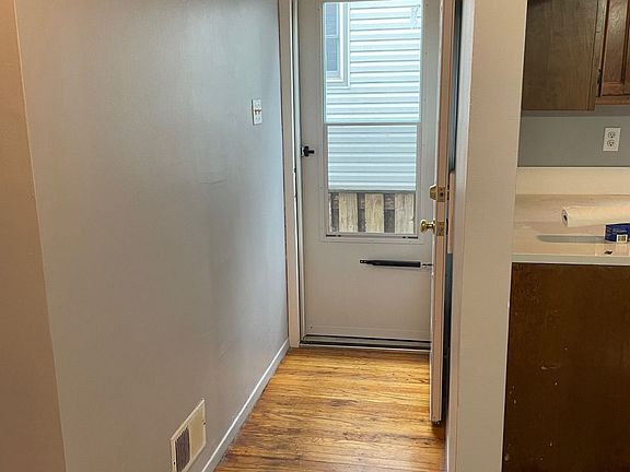 3rd image of 190 Woehrle Ave