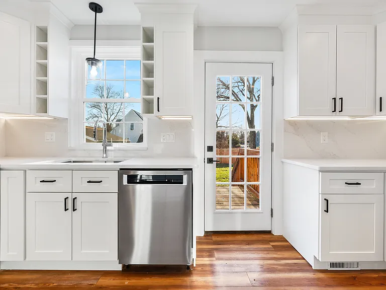 58 Walter Ave — Photo 11