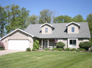 1028 Woodland Springs Pl, Fort Wayne, IN 46825