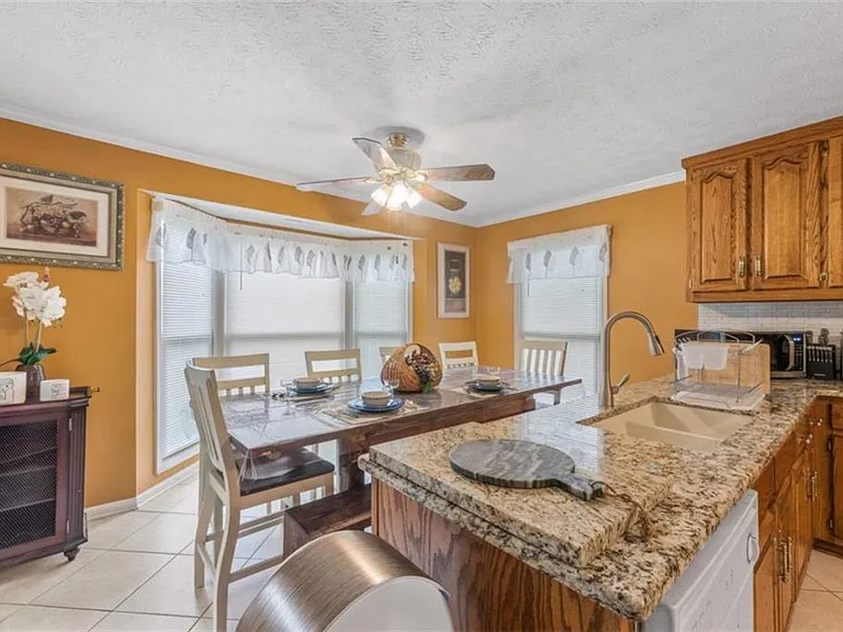 1061 N Highway 92 — Photo 34