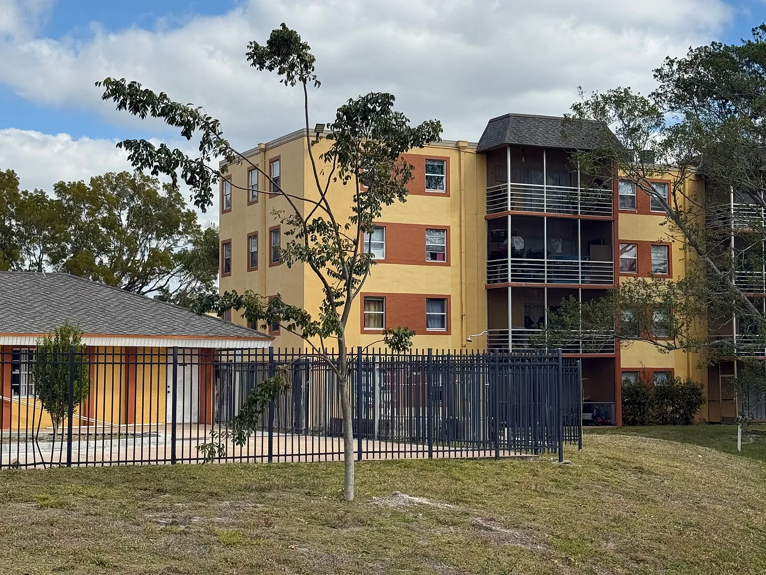 Royal Palms at Lauderhill — Photo 1