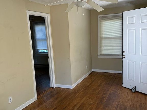 3rd image of 533 Broadway St