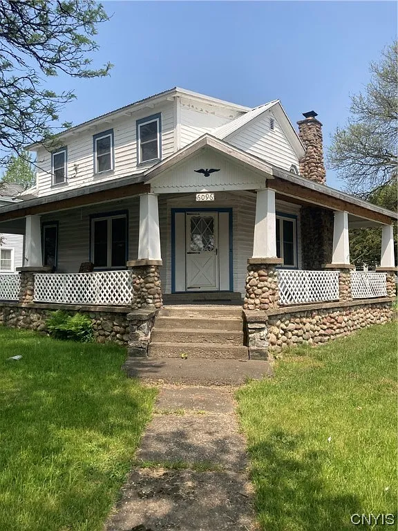 6096 N Main St E photo 1