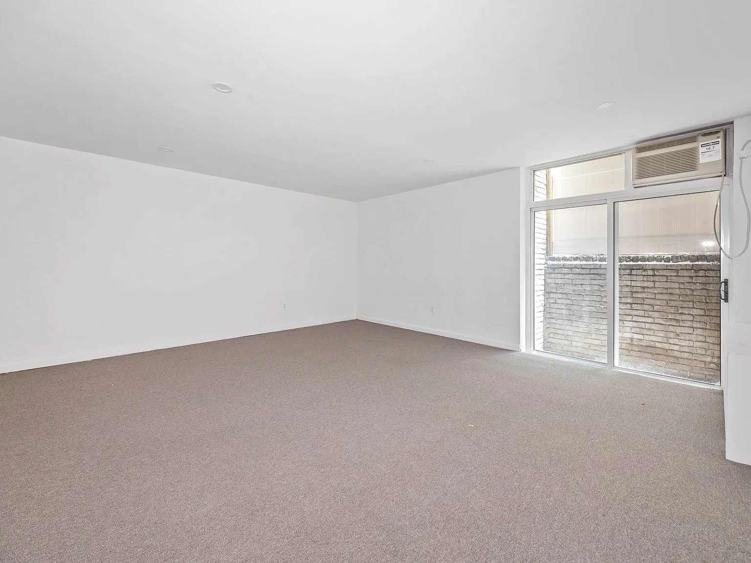 88 Fulton Street — Photo 2