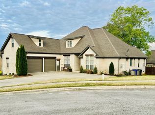 331 Oakbrook Dr, Florence, AL 35630