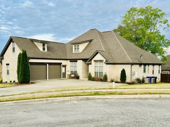 331 Oakbrook Dr, Florence, AL 35630