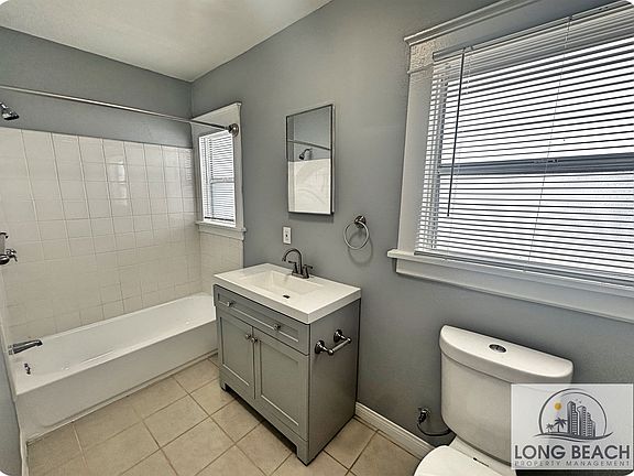 2nd image of 833 E 1st St #7