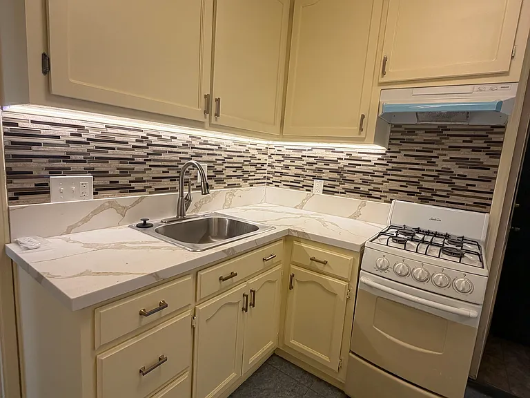 5887 Gardenia Ave #5887 — Photo 18