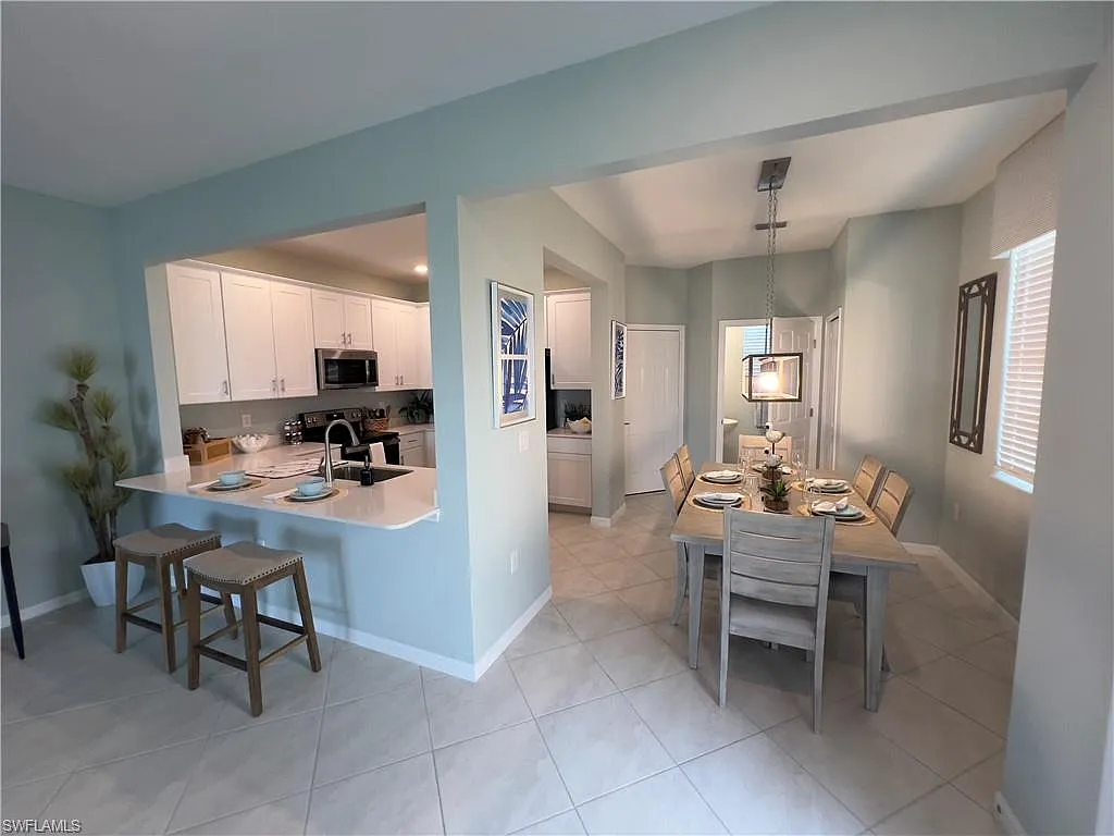 3 bed, 2.5 bath, 1871 sqft, $2,500 — Photo 4