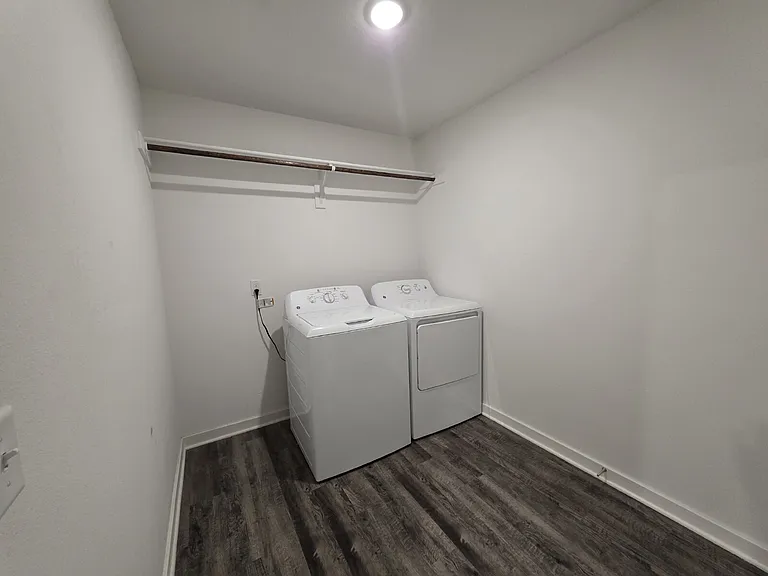 320 Westbrook Ct #1 — Photo 8