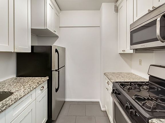 4th image of 665 Thwaites Pl APT 1X