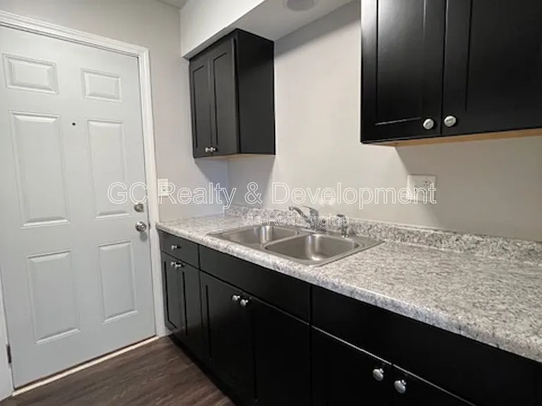 342 Wilson Ave #G — Photo 7