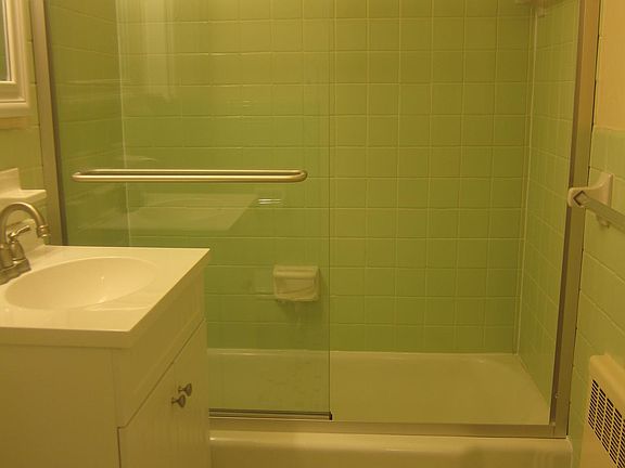 5th image of 922 24th St NW APT 404