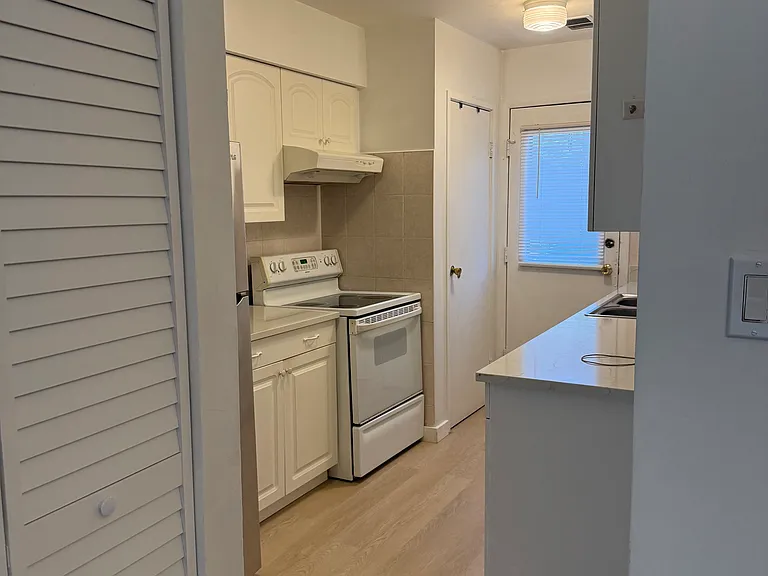 9355 Bay Colony Dr #1N — Photo 1