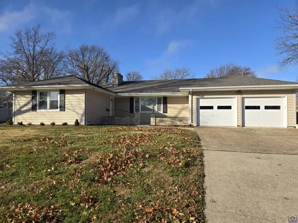 1277 Thompson St, Emporia, KS 66801