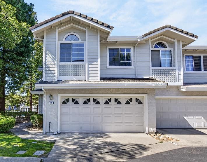 1st image of 38 Copperfield Ln