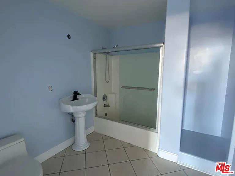726 S Santa Fe Ave #303 — Photo 7